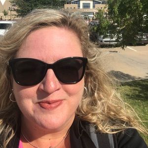 Meet your Posher, Nicole